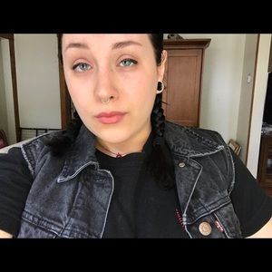 Meet your Posher, Cece